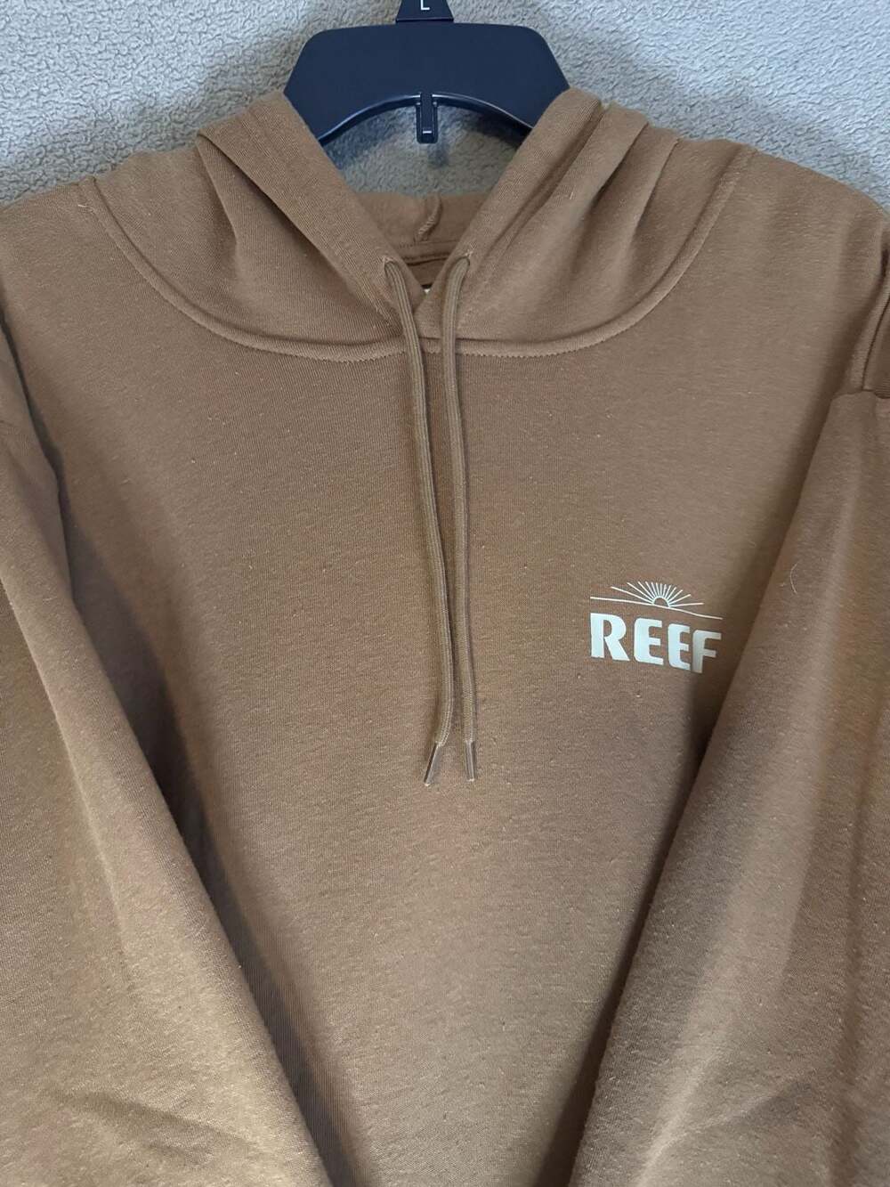Reef Men's Welle Too Pullover Hoodie in Delta Brown